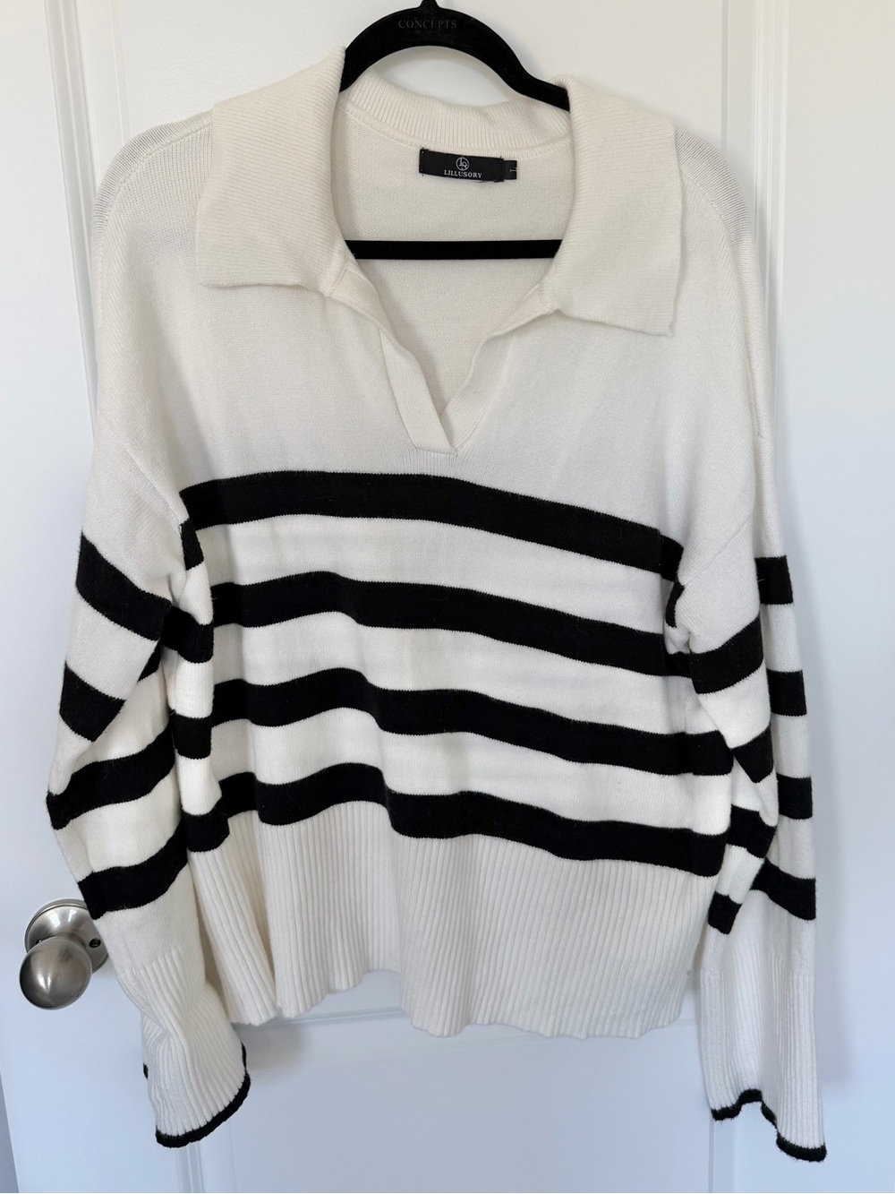 Collared V-Neck Stripe Sweater in White & Black
